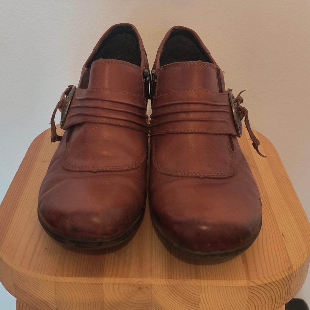 Remonte Dorndorf Leather ankle booties Size 7